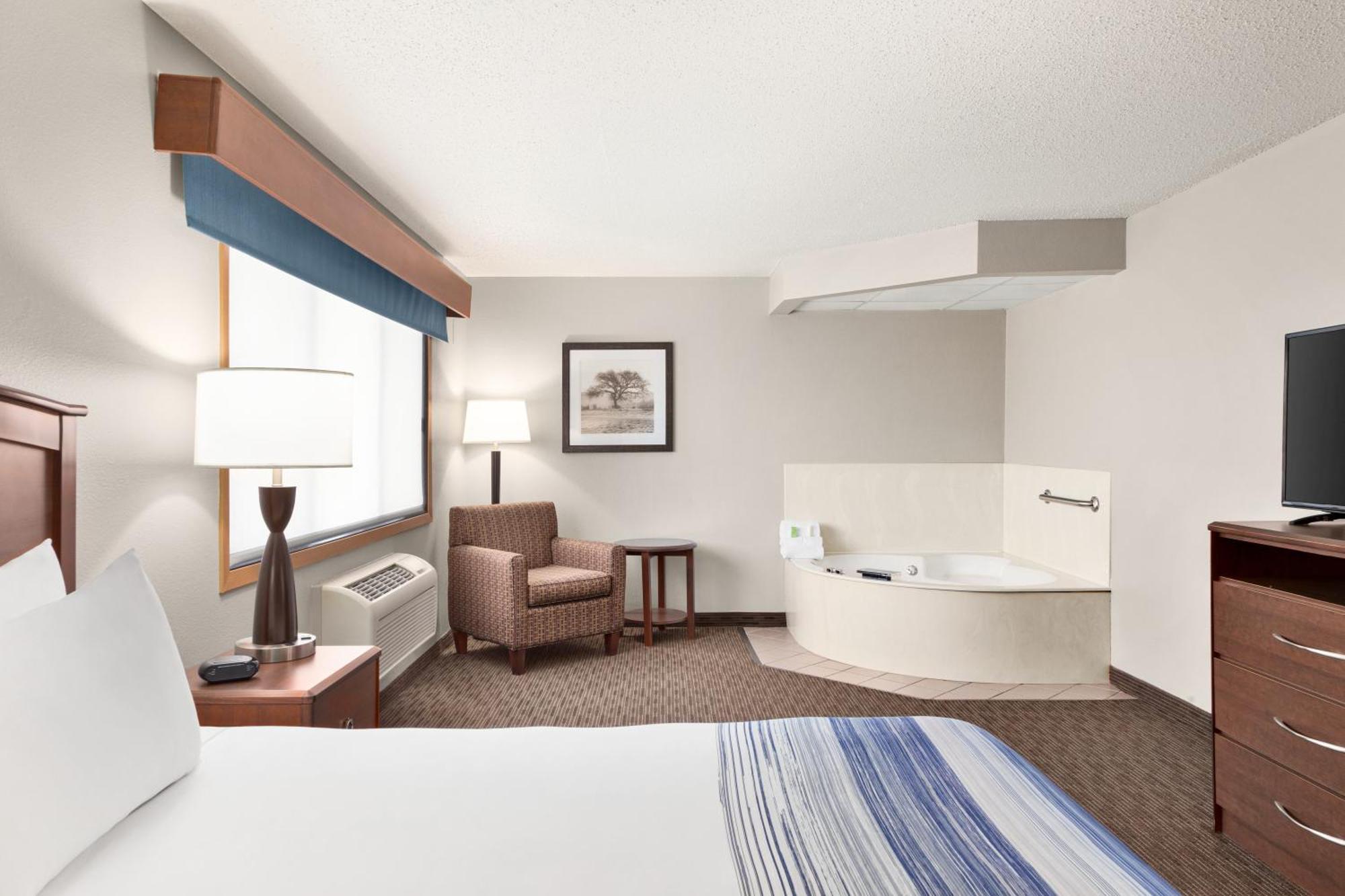 Americinn By Wyndham Fergus Falls Conference Center Quarto foto